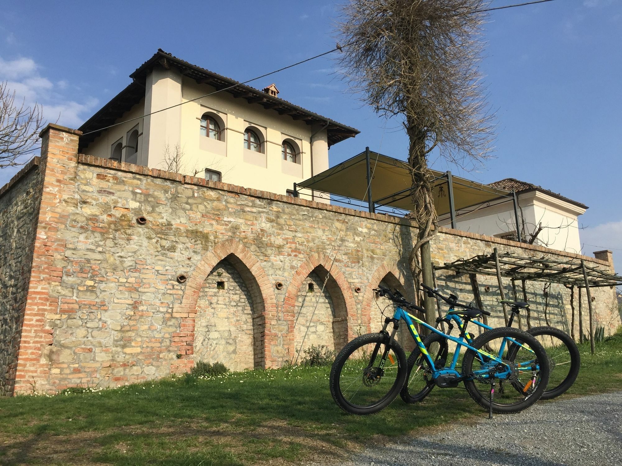 Cascina Baresane Bed & Breakfast Alba  Exterior photo